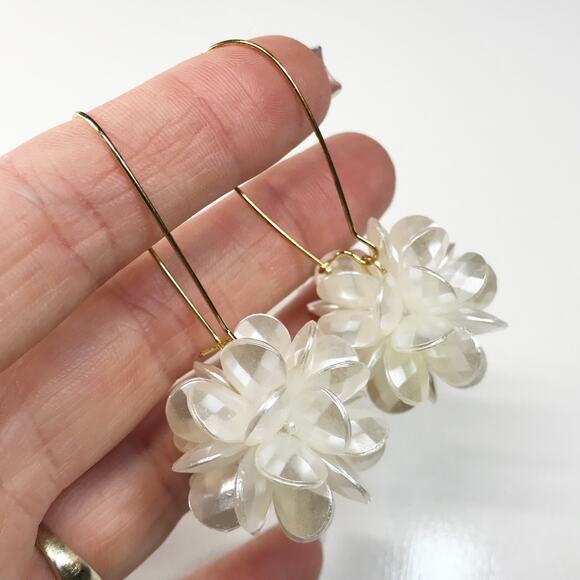 Elegant Cluster Earrings Jewelry Gift For Women White Flower Ball Drop Cluster - Picture 6 of 10